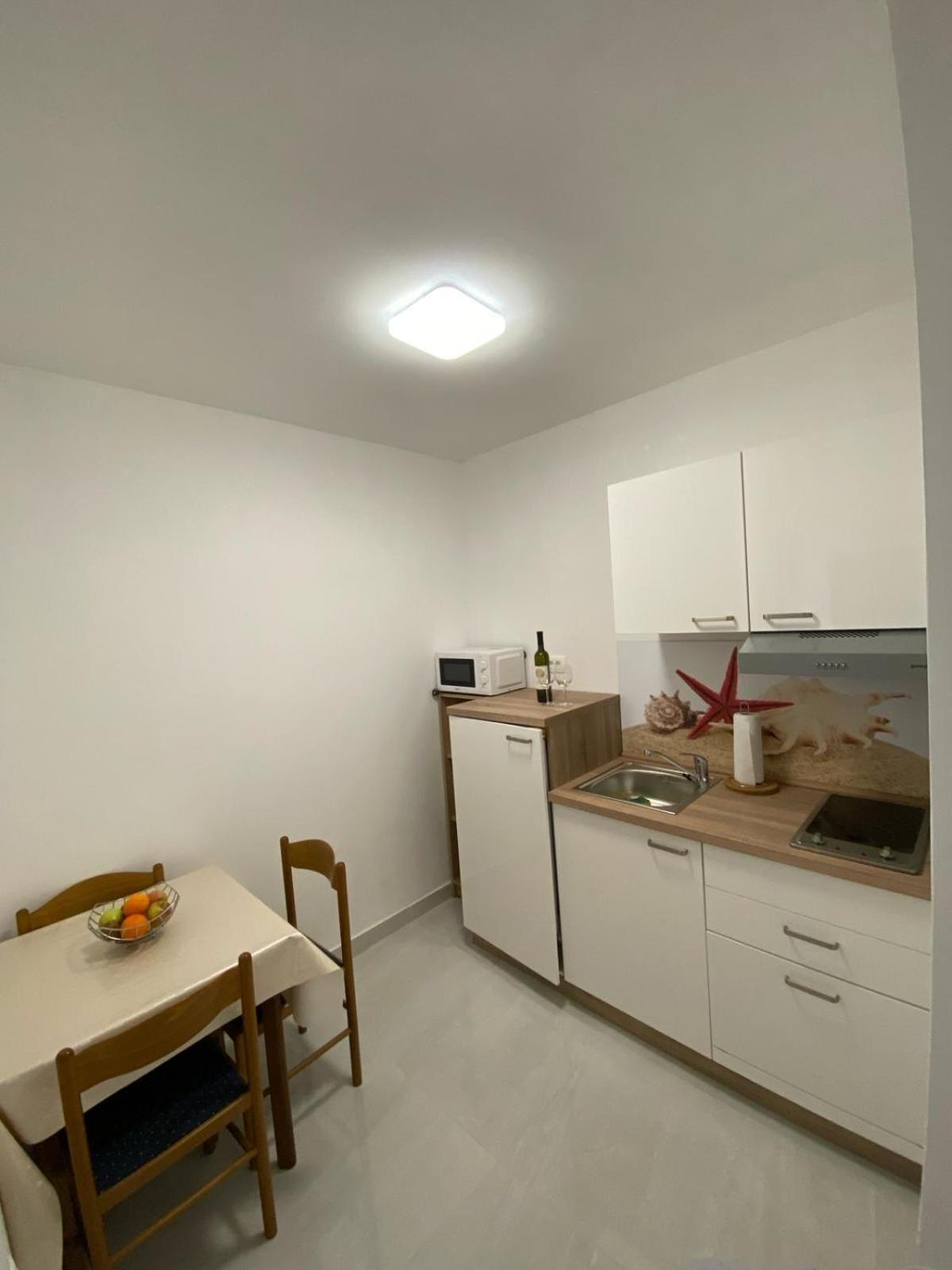 Apartmani Radosav Šilo Exteriör bild