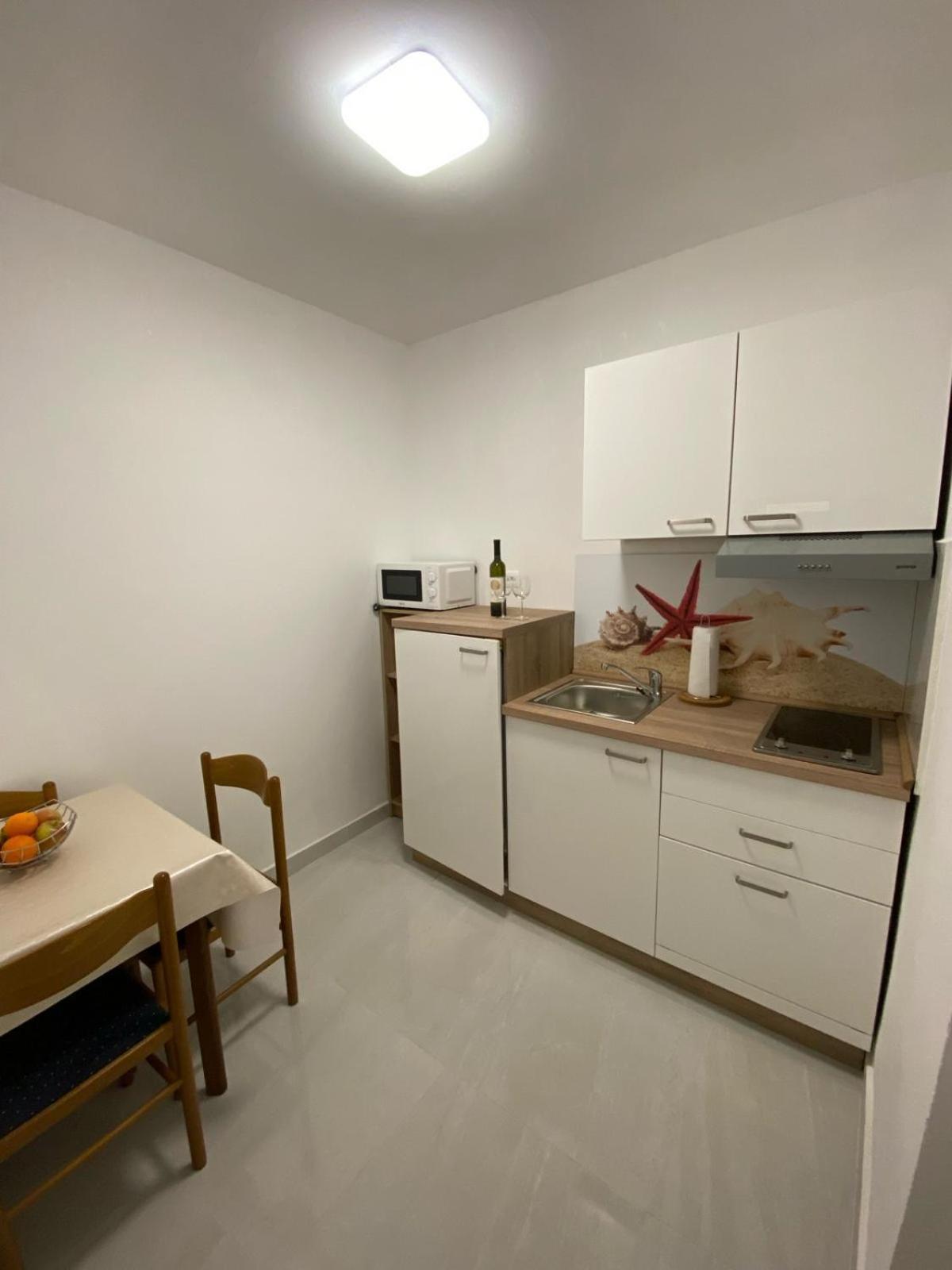 Apartmani Radosav Šilo Exteriör bild